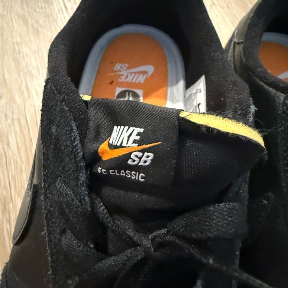 Nike SB FC Classic Black & Gum Skate Shoes size 11 - Picture 7 of 8